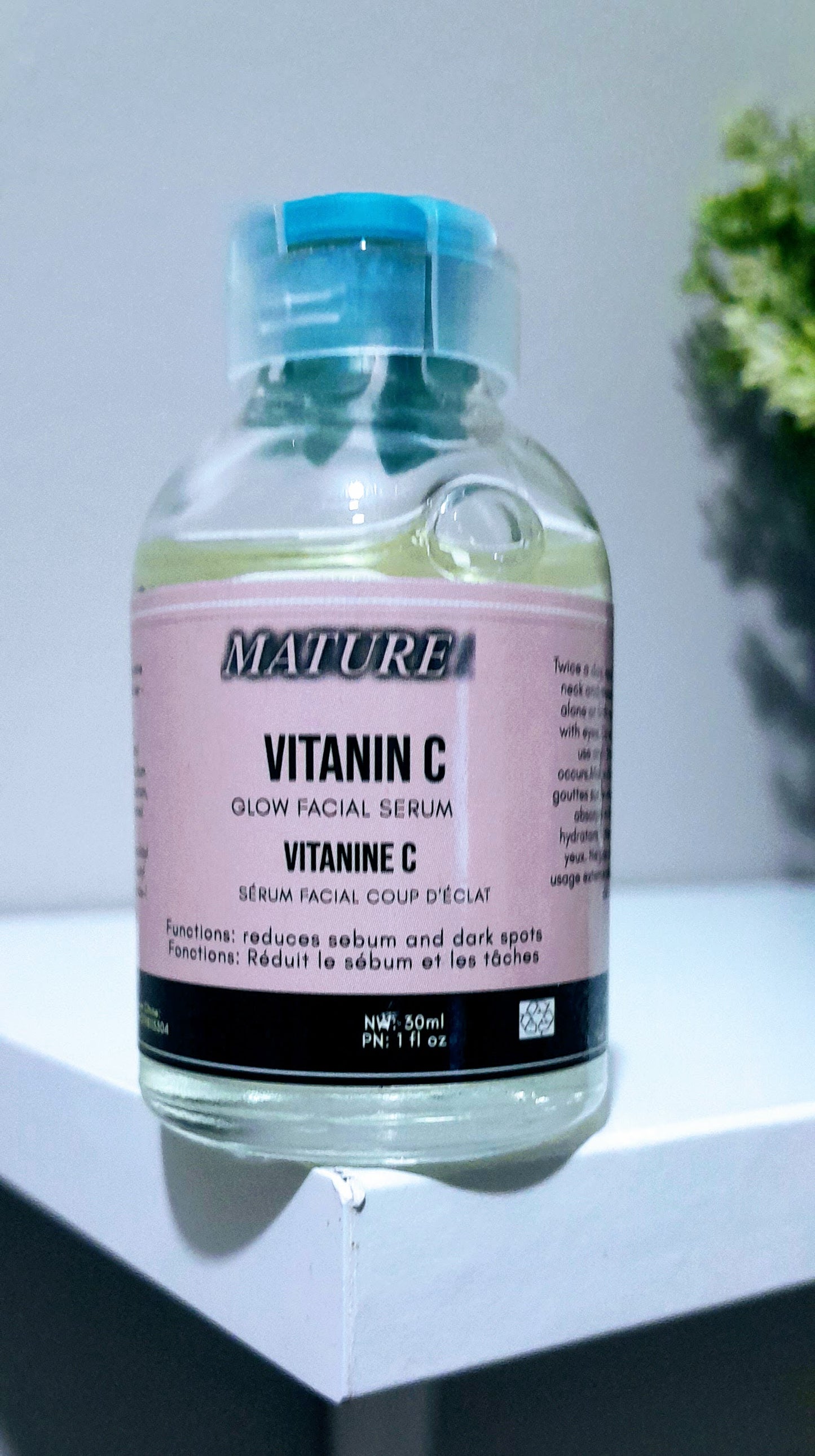 Sérum facial coup d'éclat à la Vitamine C, illuminateur de teint et matifiant