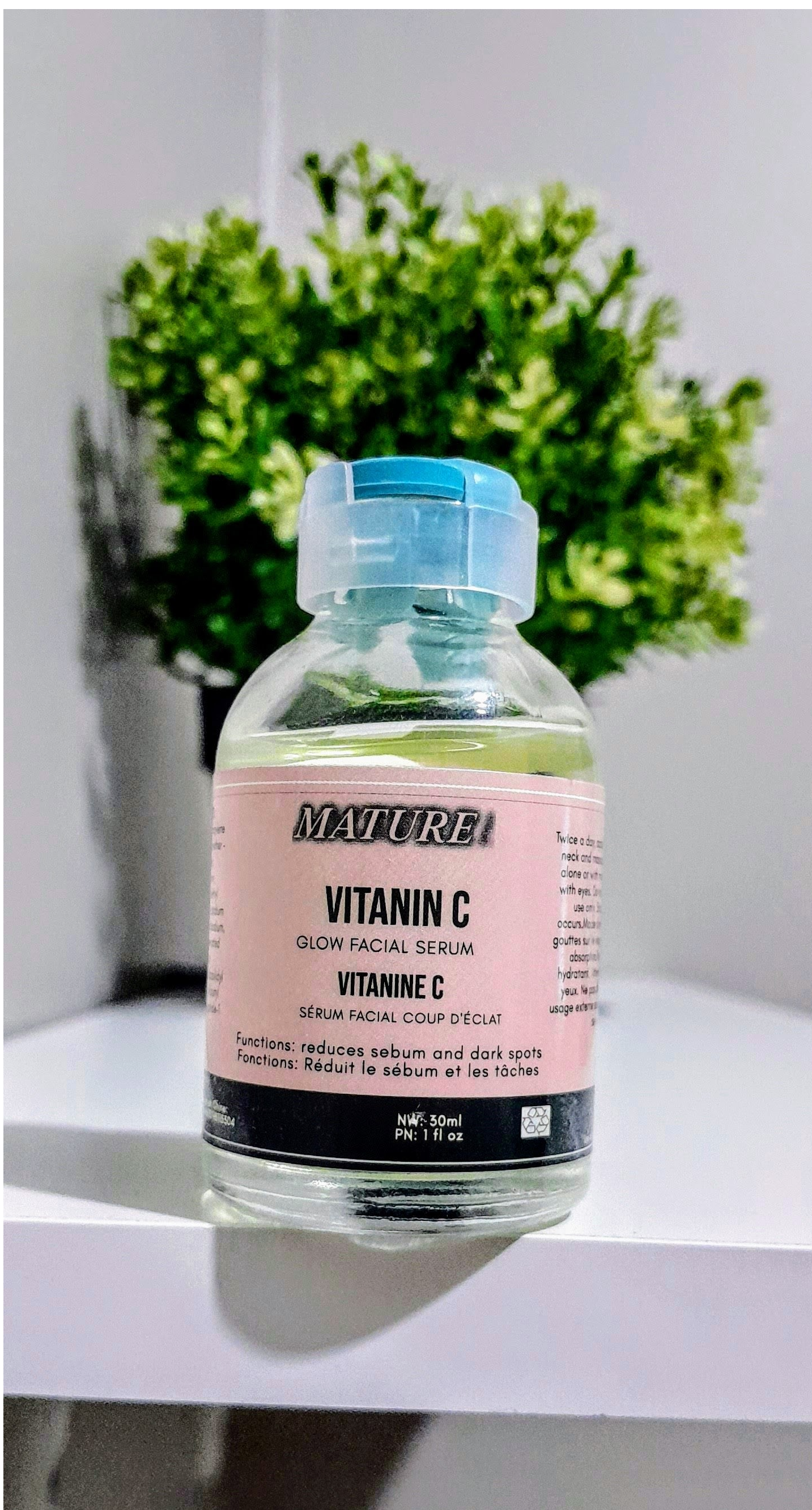 Vitamin C facial glow serum against dull skin, dark spot, oily skin