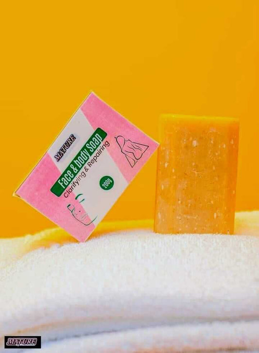 clarifying and repairing exfoliating soap against hyperpigmentation